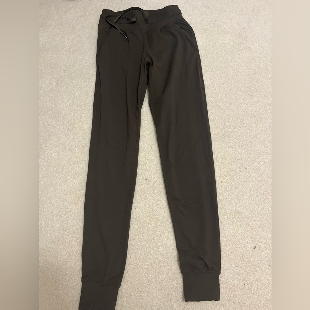 Olivia Ascend Joggers